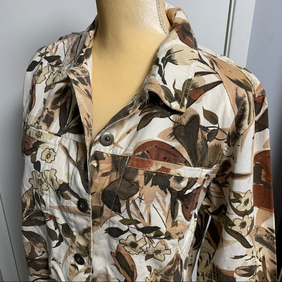 CHICO’s DESIGN FLORAL BEADED  EARTH TONE COLOR JACKET SIZE 1/M8 - Picture 2 of 12